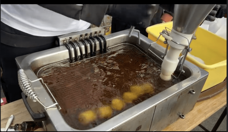 Bildschirmfoto 2025-12-08 um 12.15.04